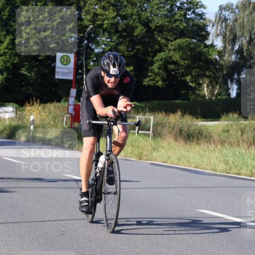 25.08.2024 - Elbe Triathlon Hamburg Fuchs,  Jonas http://msf.ph/oto/6839031 25.08.2024 09:35:52 Radfahren 179, 294, 275, 184 meine-sportfotos.de