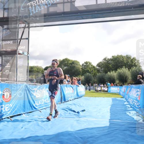 25.08.2024 - Elbe Triathlon Hamburg H.Heesch http://msf.ph/oto/6839041 25.08.2024 10:24:53 Ziel 63, 92 meine-sportfotos.de