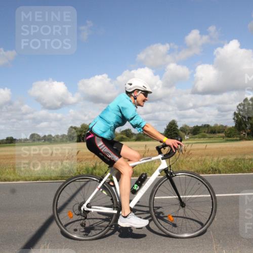 25.08.2024 - Elbe Triathlon Hamburg Fuchs,  Jonas http://msf.ph/oto/6839056 25.08.2024 10:57:02 Radfahren 712, 1524, 1580, 1424, 768, 1411 meine-sportfotos.de