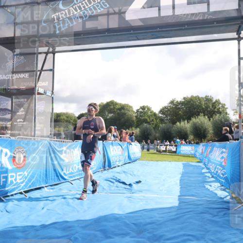 25.08.2024 - Elbe Triathlon Hamburg H.Heesch http://msf.ph/oto/6839061 25.08.2024 10:24:53 Ziel 63, 92 meine-sportfotos.de