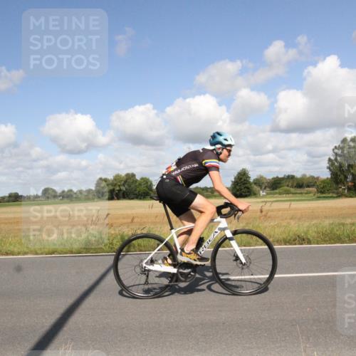 25.08.2024 - Elbe Triathlon Hamburg Fuchs,  Jonas http://msf.ph/oto/6839063 25.08.2024 10:57:05 Radfahren 1524, 1580, 1424, 768, 1411, 1413, 781, 687 meine-sportfotos.de