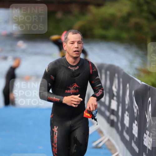 25.08.2024 - Elbe Triathlon Hamburg H.Heesch http://msf.ph/oto/6839064 25.08.2024 08:43:05 Schwimmen 187 meine-sportfotos.de