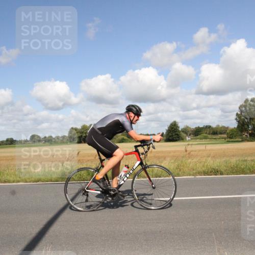 25.08.2024 - Elbe Triathlon Hamburg Fuchs,  Jonas http://msf.ph/oto/6839078 25.08.2024 10:57:09 Radfahren 1580, 1424, 768, 1411, 1413, 781, 687, 1462 meine-sportfotos.de