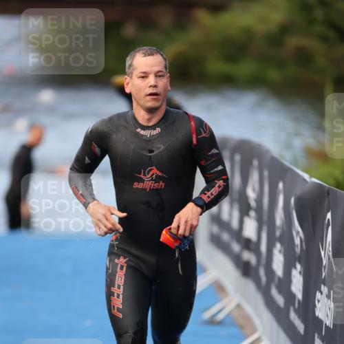 25.08.2024 - Elbe Triathlon Hamburg H.Heesch http://msf.ph/oto/6839082 25.08.2024 08:43:06 Schwimmen 187 meine-sportfotos.de