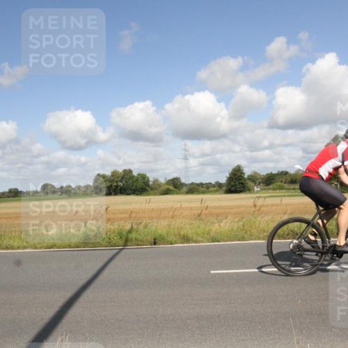 25.08.2024 - Elbe Triathlon Hamburg Fuchs,  Jonas http://msf.ph/oto/6839094 25.08.2024 10:57:10 Radfahren 1424, 768, 1411, 1413, 781, 687, 1462, 773, 1594 meine-sportfotos.de
