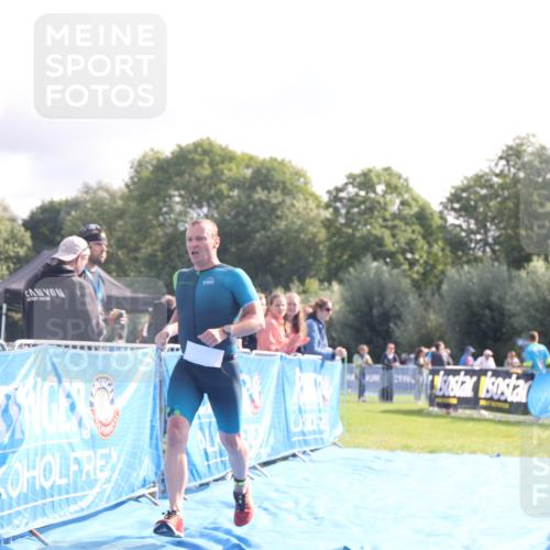 25.08.2024 - Elbe Triathlon Hamburg H.Heesch http://msf.ph/oto/6839095 25.08.2024 10:25:06 Ziel 43 meine-sportfotos.de
