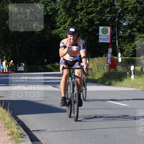 25.08.2024 - Elbe Triathlon Hamburg Fuchs,  Jonas http://msf.ph/oto/6839108 25.08.2024 09:36:04 Radfahren 241 meine-sportfotos.de