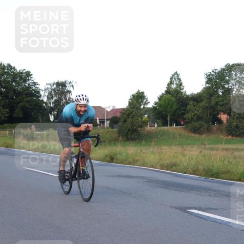 25.08.2024 - Elbe Triathlon Hamburg Fuchs,  Jonas http://msf.ph/oto/6839109 25.08.2024 08:54:17 Radfahren 186, 142, 166 meine-sportfotos.de
