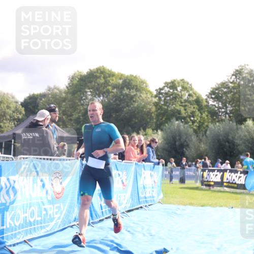 25.08.2024 - Elbe Triathlon Hamburg H.Heesch http://msf.ph/oto/6839110 25.08.2024 10:25:06 Ziel 43 meine-sportfotos.de