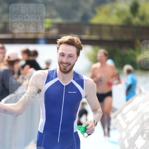 25.08.2024 - Elbe Triathlon Hamburg H.Heesch http://msf.ph/oto/6839115 25.08.2024 14:05:30 Schwimmen 4, 8, 9, 13, 14, 15, 19, 22, 25, 29 meine-sportfotos.de