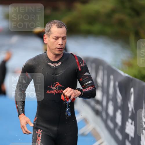 25.08.2024 - Elbe Triathlon Hamburg H.Heesch http://msf.ph/oto/6839116 25.08.2024 08:43:06 Schwimmen 187 meine-sportfotos.de