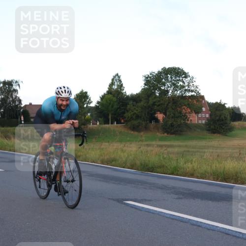 25.08.2024 - Elbe Triathlon Hamburg Fuchs,  Jonas http://msf.ph/oto/6839118 25.08.2024 08:54:17 Radfahren 186, 142, 166 meine-sportfotos.de