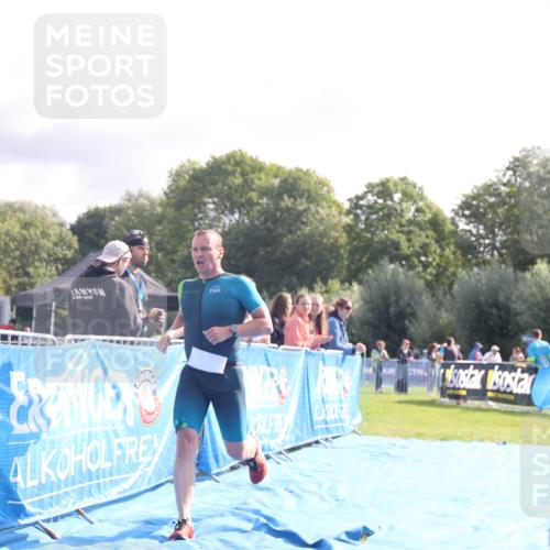 25.08.2024 - Elbe Triathlon Hamburg H.Heesch http://msf.ph/oto/6839119 25.08.2024 10:25:06 Ziel 43 meine-sportfotos.de