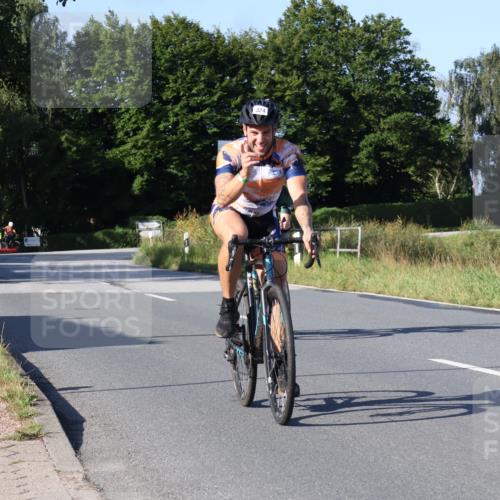 25.08.2024 - Elbe Triathlon Hamburg Fuchs,  Jonas http://msf.ph/oto/6839123 25.08.2024 09:36:05 Radfahren 241 meine-sportfotos.de