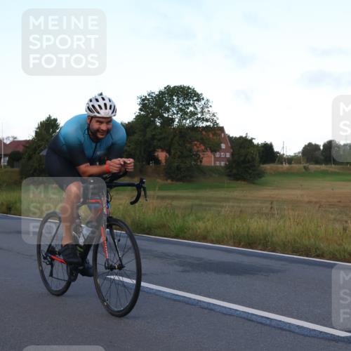 25.08.2024 - Elbe Triathlon Hamburg Fuchs,  Jonas http://msf.ph/oto/6839124 25.08.2024 08:54:17 Radfahren 186, 142, 166 meine-sportfotos.de
