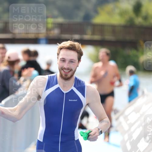25.08.2024 - Elbe Triathlon Hamburg H.Heesch http://msf.ph/oto/6839127 25.08.2024 14:05:30 Schwimmen 4, 8, 9, 13, 14, 15, 19, 22, 25, 29 meine-sportfotos.de