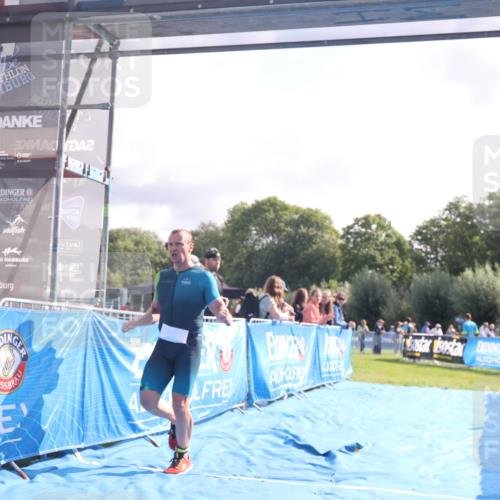 25.08.2024 - Elbe Triathlon Hamburg H.Heesch http://msf.ph/oto/6839131 25.08.2024 10:25:06 Ziel 43 meine-sportfotos.de