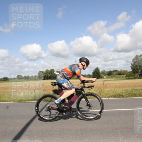 25.08.2024 - Elbe Triathlon Hamburg Fuchs,  Jonas http://msf.ph/oto/6839146 25.08.2024 10:57:25 Radfahren 1449, 1431, 714, 1712 meine-sportfotos.de