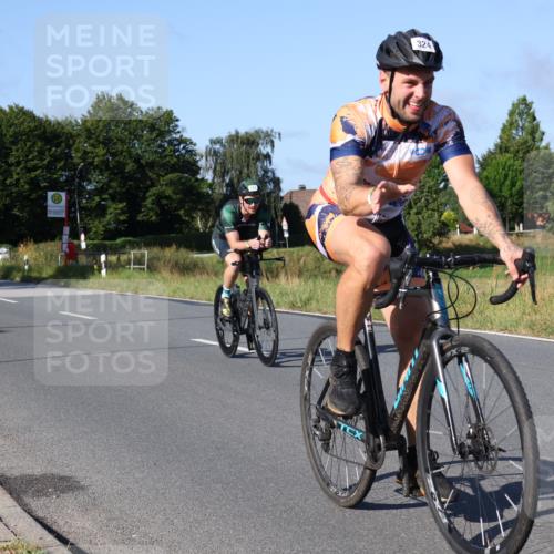 25.08.2024 - Elbe Triathlon Hamburg Fuchs,  Jonas http://msf.ph/oto/6839147 25.08.2024 09:36:05 Radfahren 241 meine-sportfotos.de