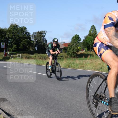 25.08.2024 - Elbe Triathlon Hamburg Fuchs,  Jonas http://msf.ph/oto/6839150 25.08.2024 09:36:06 Radfahren 241 meine-sportfotos.de