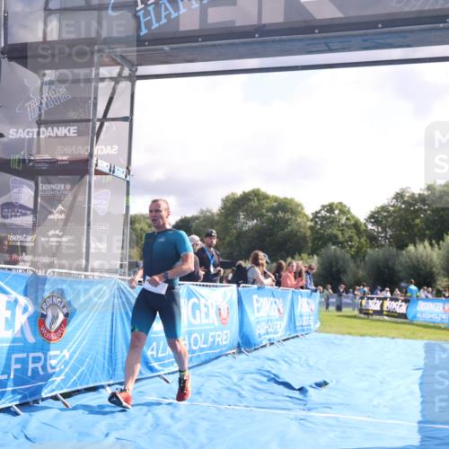 25.08.2024 - Elbe Triathlon Hamburg H.Heesch http://msf.ph/oto/6839159 25.08.2024 10:25:06 Ziel 43 meine-sportfotos.de