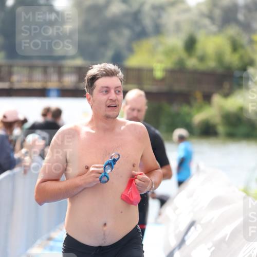 25.08.2024 - Elbe Triathlon Hamburg H.Heesch http://msf.ph/oto/6839162 25.08.2024 14:05:34 Schwimmen 4, 8, 9, 13, 15, 19, 22, 25, 29 meine-sportfotos.de
