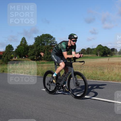 25.08.2024 - Elbe Triathlon Hamburg Fuchs,  Jonas http://msf.ph/oto/6839167 25.08.2024 09:36:06 Radfahren 241 meine-sportfotos.de