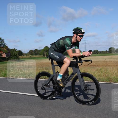 25.08.2024 - Elbe Triathlon Hamburg Fuchs,  Jonas http://msf.ph/oto/6839172 25.08.2024 09:36:06 Radfahren 241 meine-sportfotos.de