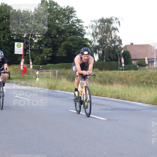 25.08.2024 - Elbe Triathlon Hamburg Fuchs,  Jonas http://msf.ph/oto/6839174 25.08.2024 08:54:27 Radfahren 92, 182, 81, 89 meine-sportfotos.de