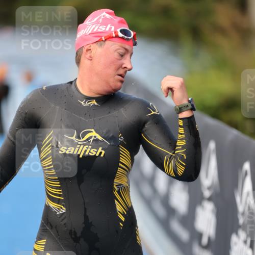 25.08.2024 - Elbe Triathlon Hamburg H.Heesch http://msf.ph/oto/6839175 25.08.2024 08:43:17 Schwimmen 121, 142, 167, 187 meine-sportfotos.de