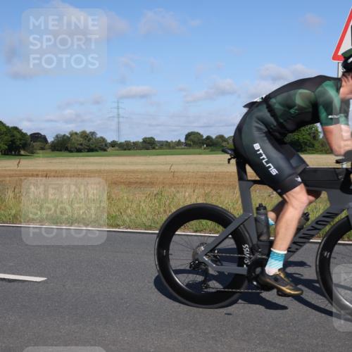 25.08.2024 - Elbe Triathlon Hamburg Fuchs,  Jonas http://msf.ph/oto/6839178 25.08.2024 09:36:06 Radfahren 241 meine-sportfotos.de