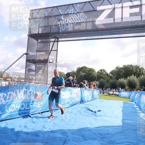 25.08.2024 - Elbe Triathlon Hamburg H.Heesch http://msf.ph/oto/6839185 25.08.2024 10:25:07 Ziel 43 meine-sportfotos.de