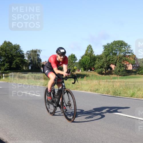 25.08.2024 - Elbe Triathlon Hamburg Fuchs,  Jonas http://msf.ph/oto/6839192 25.08.2024 09:36:14 Radfahren 209 meine-sportfotos.de