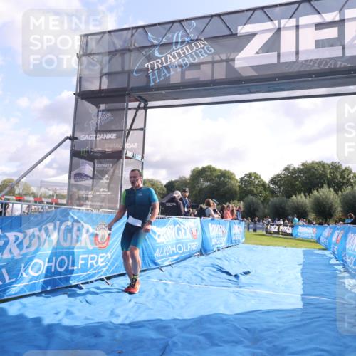 25.08.2024 - Elbe Triathlon Hamburg H.Heesch http://msf.ph/oto/6839197 25.08.2024 10:25:07 Ziel 43 meine-sportfotos.de