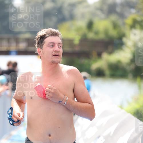 25.08.2024 - Elbe Triathlon Hamburg H.Heesch http://msf.ph/oto/6839210 25.08.2024 14:05:34 Schwimmen 4, 8, 9, 13, 15, 19, 22, 25, 29 meine-sportfotos.de