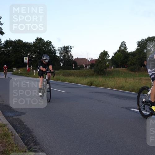 25.08.2024 - Elbe Triathlon Hamburg Fuchs,  Jonas http://msf.ph/oto/6839211 25.08.2024 08:54:27 Radfahren 92, 182, 81, 89 meine-sportfotos.de