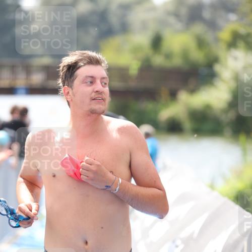 25.08.2024 - Elbe Triathlon Hamburg H.Heesch http://msf.ph/oto/6839213 25.08.2024 14:05:35 Schwimmen 4, 8, 9, 13, 15, 19, 22, 25, 29 meine-sportfotos.de