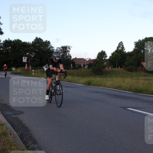 25.08.2024 - Elbe Triathlon Hamburg Fuchs,  Jonas http://msf.ph/oto/6839216 25.08.2024 08:54:27 Radfahren 92, 182, 81, 89 meine-sportfotos.de