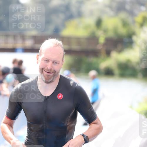 25.08.2024 - Elbe Triathlon Hamburg H.Heesch http://msf.ph/oto/6839234 25.08.2024 14:05:36 Schwimmen 4, 8, 9, 13, 15, 19, 22, 25, 29 meine-sportfotos.de