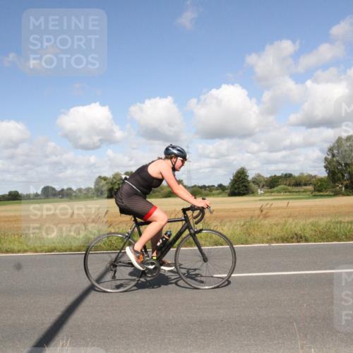 25.08.2024 - Elbe Triathlon Hamburg Fuchs,  Jonas http://msf.ph/oto/6839241 25.08.2024 10:57:49 Radfahren 1444, 1584, 1706, 151 meine-sportfotos.de