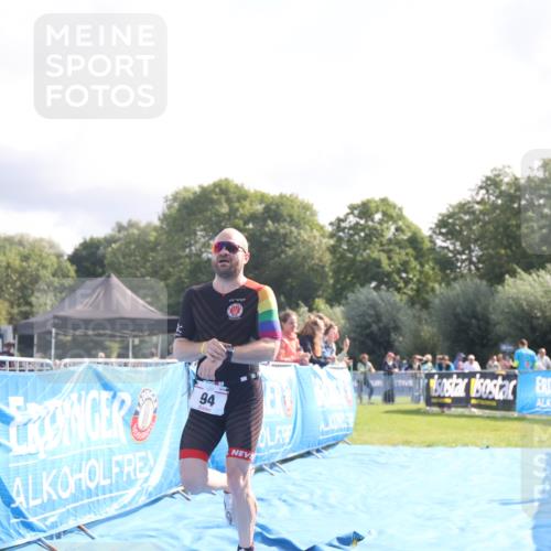 25.08.2024 - Elbe Triathlon Hamburg H.Heesch http://msf.ph/oto/6839245 25.08.2024 10:25:52 Ziel 94 meine-sportfotos.de