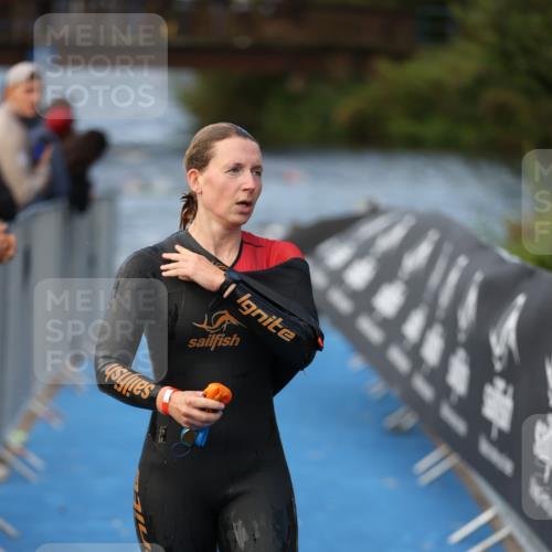 25.08.2024 - Elbe Triathlon Hamburg H.Heesch http://msf.ph/oto/6839254 25.08.2024 08:43:27 Schwimmen 117, 121, 142, 167, 190 meine-sportfotos.de