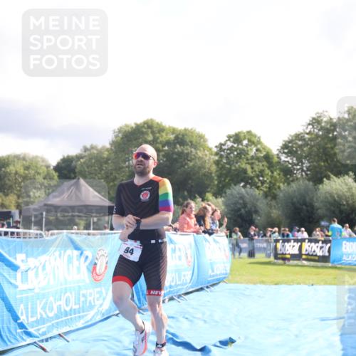 25.08.2024 - Elbe Triathlon Hamburg H.Heesch http://msf.ph/oto/6839256 25.08.2024 10:25:52 Ziel 94 meine-sportfotos.de