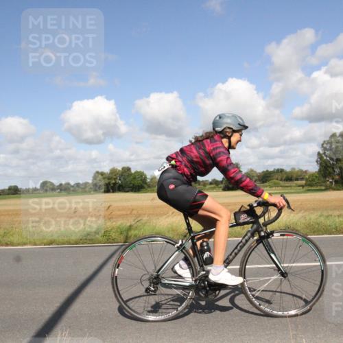 25.08.2024 - Elbe Triathlon Hamburg Fuchs,  Jonas http://msf.ph/oto/6839263 25.08.2024 10:58:09 Radfahren 1593, 1672, 676 meine-sportfotos.de