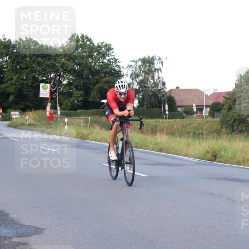 25.08.2024 - Elbe Triathlon Hamburg Fuchs,  Jonas http://msf.ph/oto/6839267 25.08.2024 08:54:30 Radfahren 92, 182, 81, 89 meine-sportfotos.de