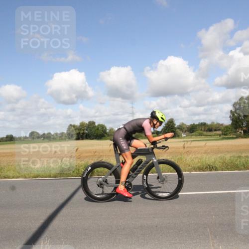 25.08.2024 - Elbe Triathlon Hamburg Fuchs,  Jonas http://msf.ph/oto/6839268 25.08.2024 10:58:13 Radfahren 1593, 1672, 676, 1503 meine-sportfotos.de