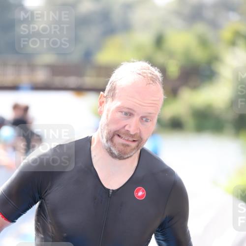 25.08.2024 - Elbe Triathlon Hamburg H.Heesch http://msf.ph/oto/6839270 25.08.2024 14:05:36 Schwimmen 4, 8, 9, 13, 15, 19, 22, 25, 29 meine-sportfotos.de