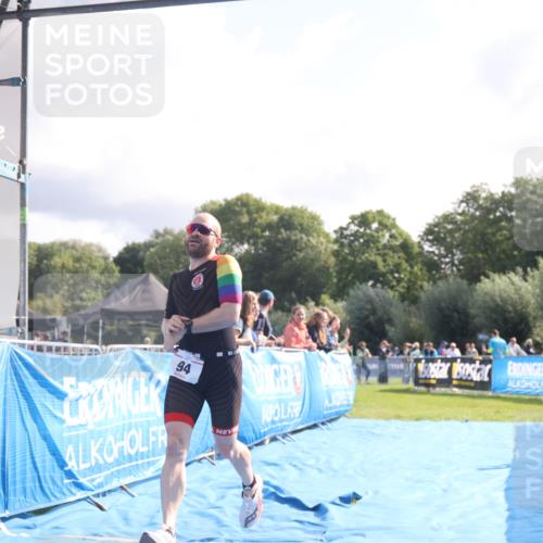 25.08.2024 - Elbe Triathlon Hamburg H.Heesch http://msf.ph/oto/6839275 25.08.2024 10:25:52 Ziel 94 meine-sportfotos.de