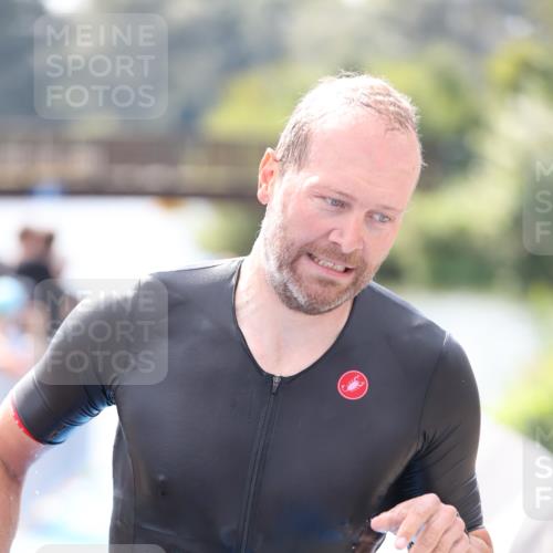 25.08.2024 - Elbe Triathlon Hamburg H.Heesch http://msf.ph/oto/6839278 25.08.2024 14:05:36 Schwimmen 4, 8, 9, 13, 15, 19, 22, 25, 29 meine-sportfotos.de