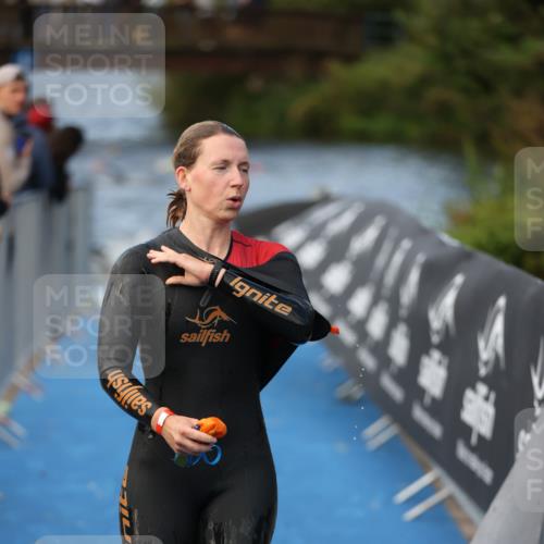 25.08.2024 - Elbe Triathlon Hamburg H.Heesch http://msf.ph/oto/6839279 25.08.2024 08:43:28 Schwimmen 117, 121, 142, 167, 190 meine-sportfotos.de